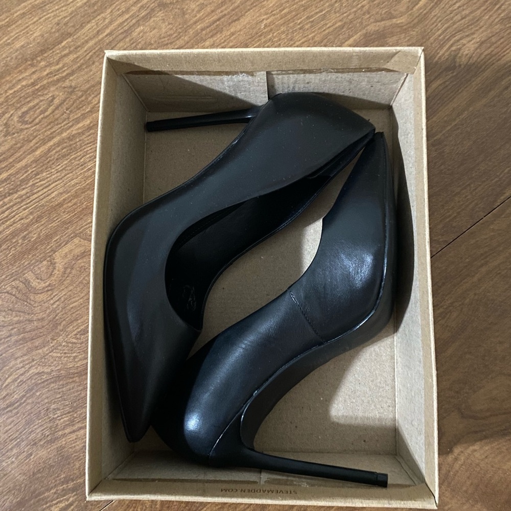 Steve Madden high heel shoes